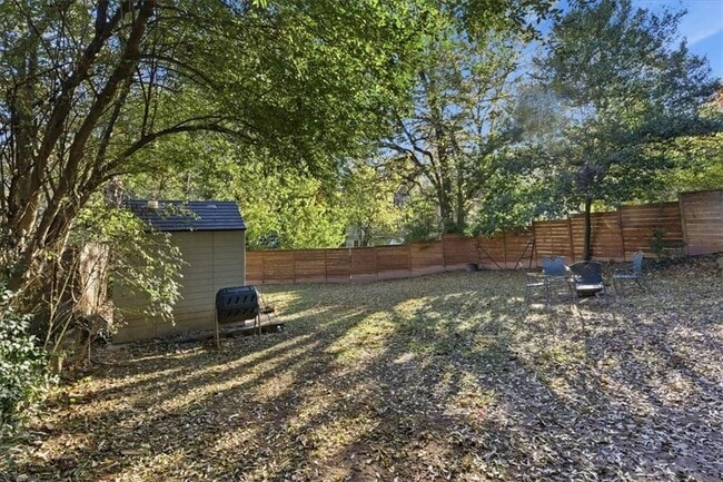 Building Photo - 693 Glenwood Ave SE