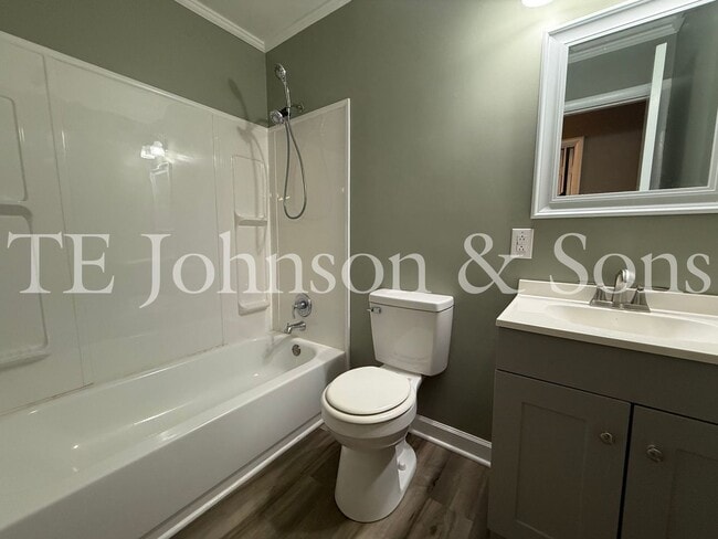 Building Photo - Charming 4 Bedroom in Winston Salem