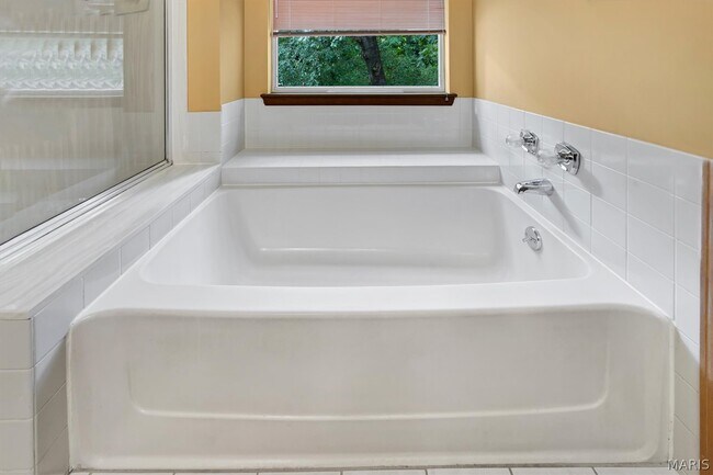 Building Photo - 1409 Oakhall Manor Ct