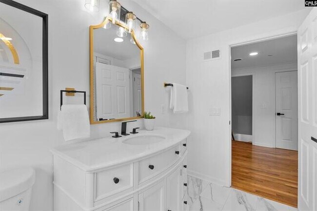 Building Photo - 4110 Timberlane Dr