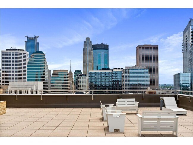 Building Photo - 19 S 1st St