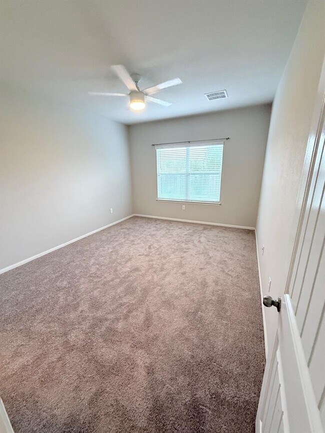 Building Photo - 13813 Geelong Dr