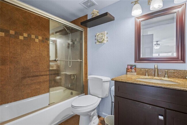 Building Photo - 1750 Belleair Forest Dr