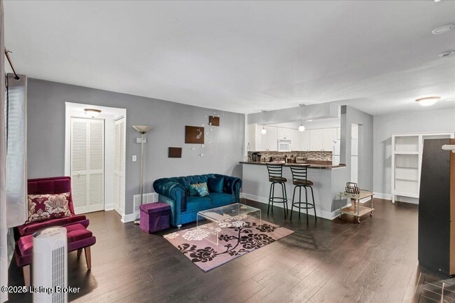 Building Photo - 44 Lake Ave