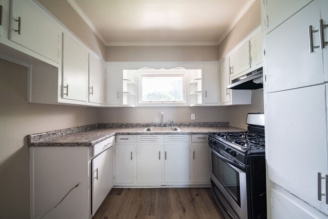 Building Photo - Coming Soon! Spacious 5 Bedroom 3 Bath Home