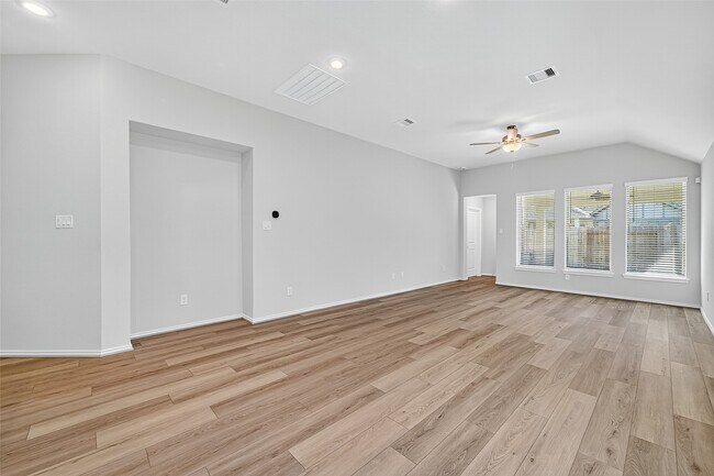 Building Photo - 8915 Field Daisy Ct