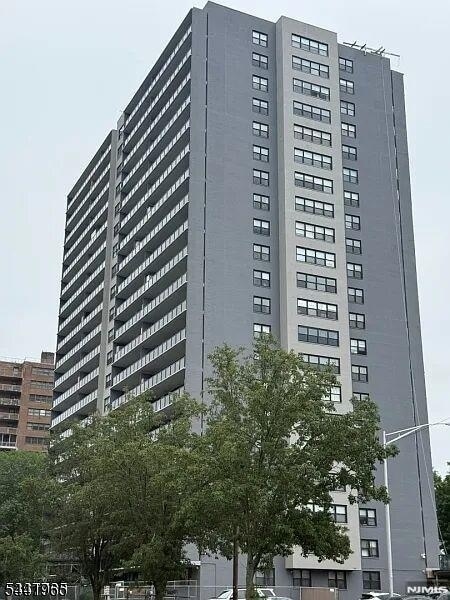 Building Photo - 285 Aycrigg Ave