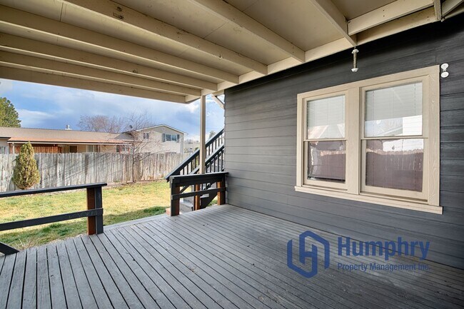Building Photo - Charming home within walking distance to the greenbelt.