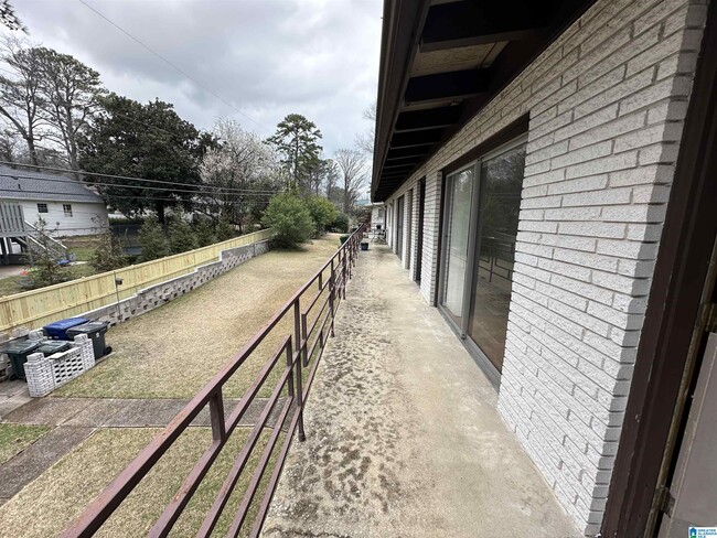 Building Photo - 1834 MONTCLAIR LANE C