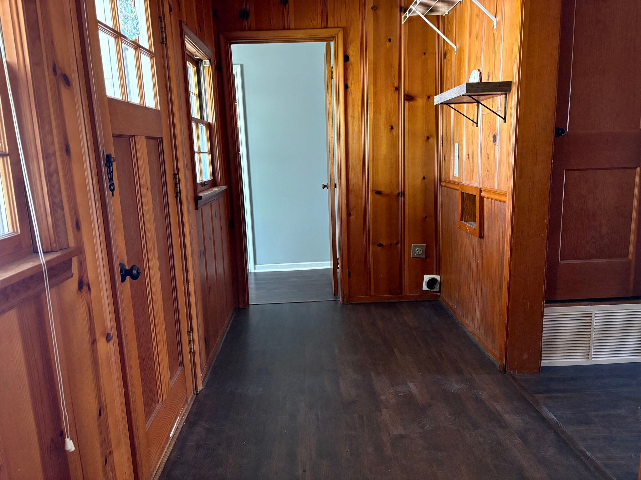 Laundry room - 1605 Cherokee Pl