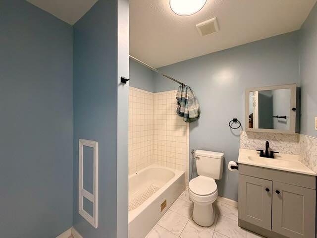 Building Photo - 9315 Castle Falls Cir