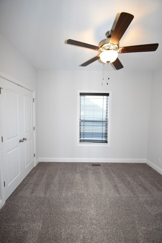 Building Photo - 1072 Fuji Ln