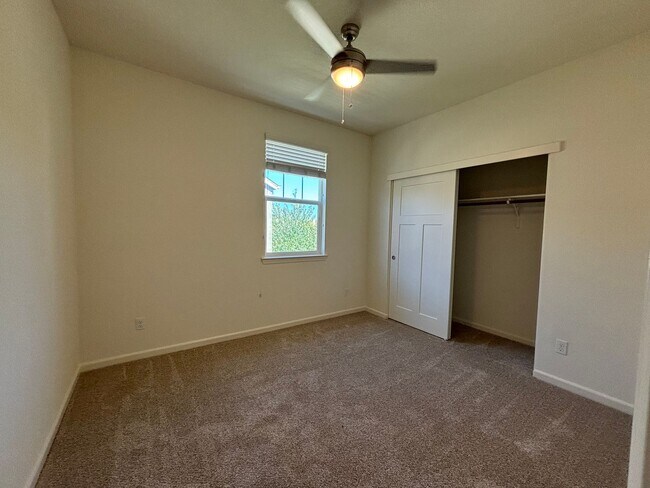 Building Photo - Spacious 4 Bedroom, 3 Bath Home with Bonus Room, 2 Car Garage in Westpark Village!