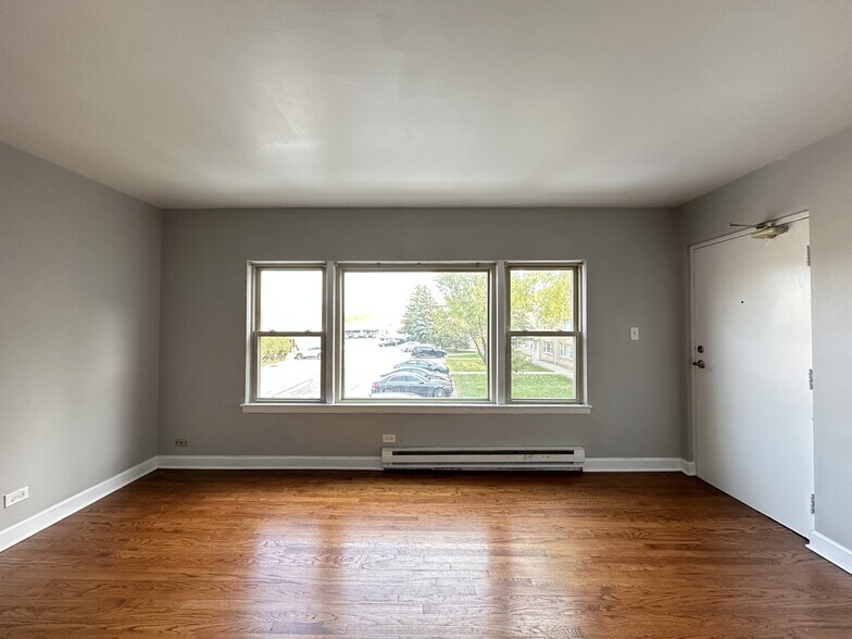 Building Photo - 7632 N Milwaukee Ave