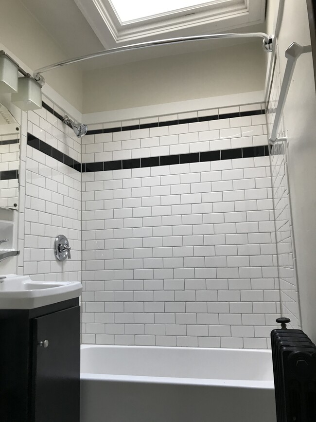 bathroom - Diversey Manor