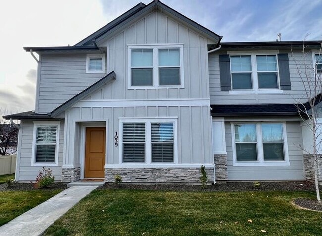 Primary Photo - Townhomes at Jericho