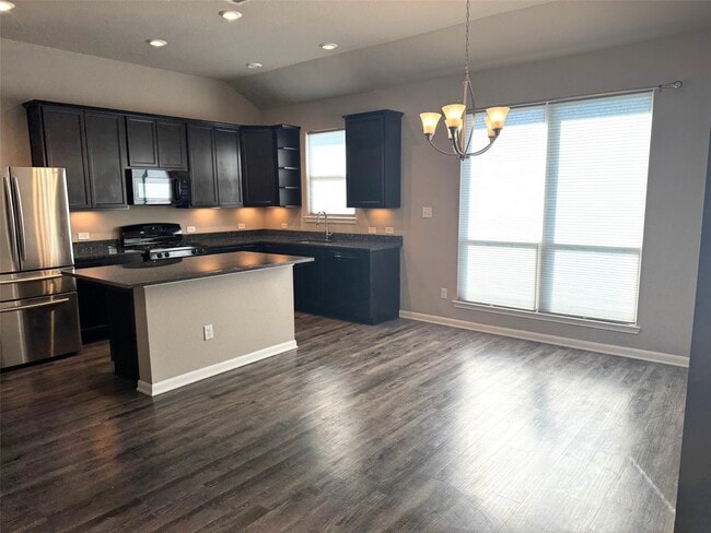 Building Photo - 163 Emery Oak Way