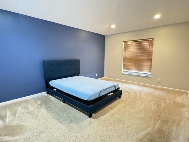 Building Photo - 5413 Rivermill Ln