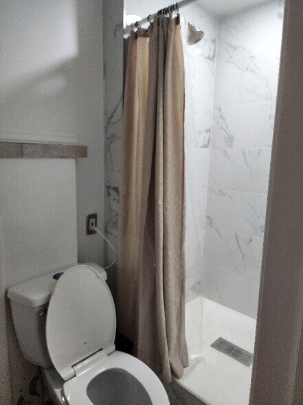 Building Photo - 7909 NW 40th St