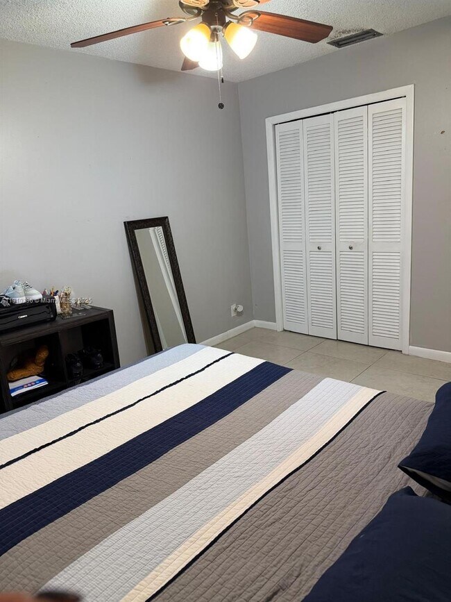 Building Photo - 4124 NW 88th Ave