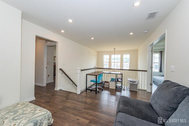 Building Photo - 601 Charleston Dr