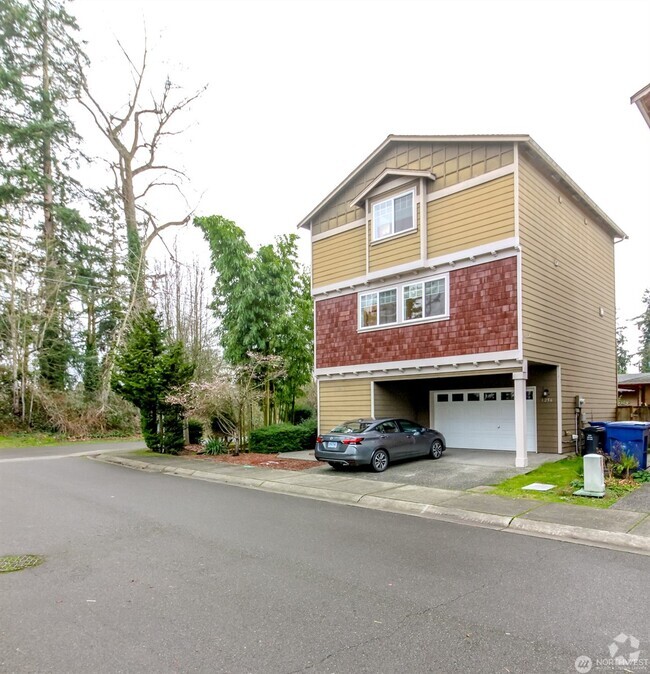 Building Photo - 1256 Ash Ave