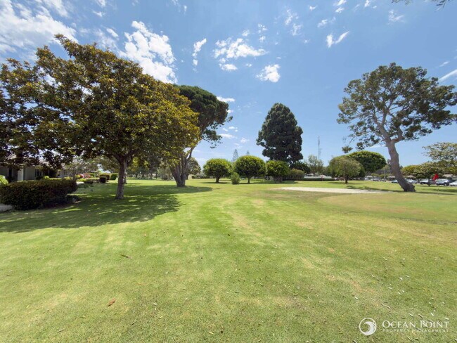 Building Photo - Charming 2BR Townhome in Hueneme Bay 55+ Golf Community
