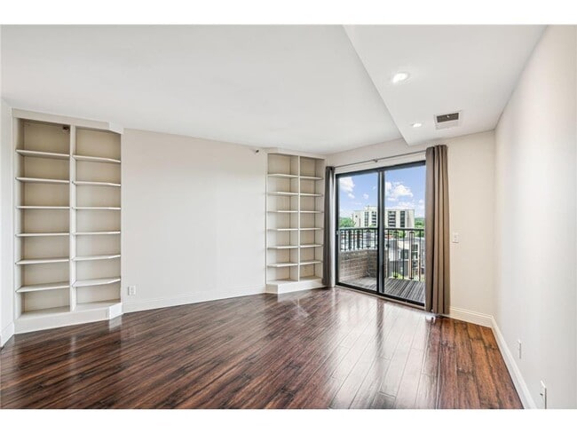 Building Photo - 2950 Dean Pkwy