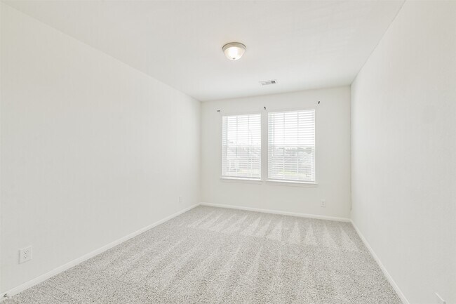 Building Photo - 30812 Willow Green Ln