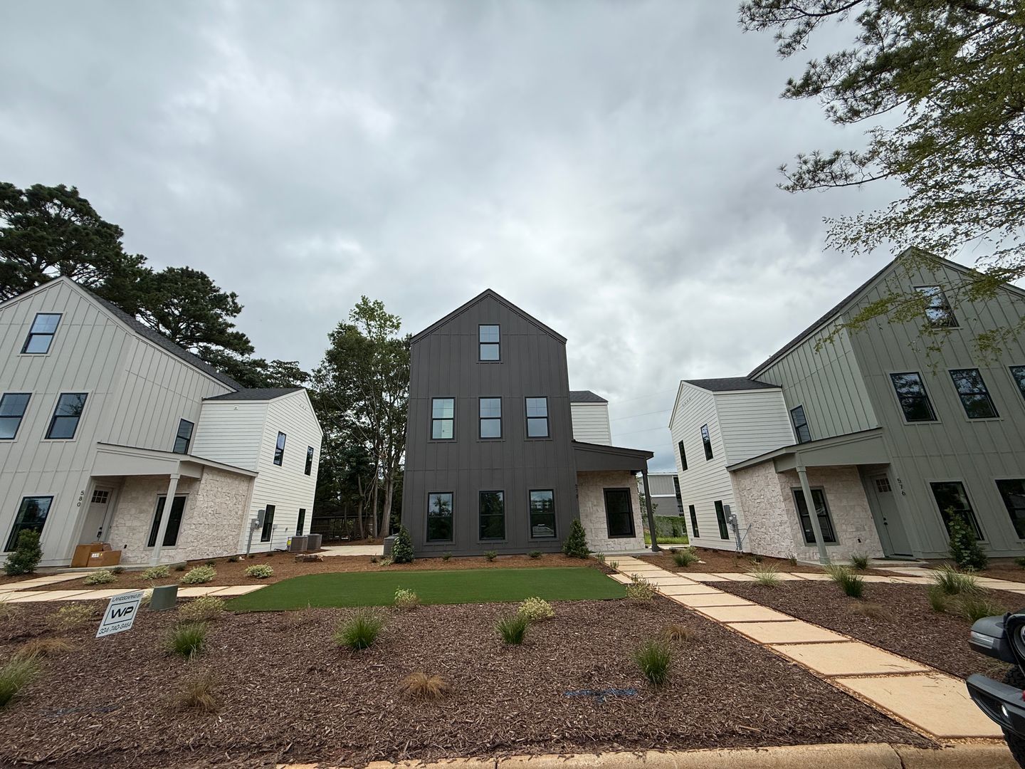Building Photo - Awesome New Construction 5BR House Close t...