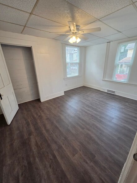 Bedroom 2 (11.3' x 15.3') - 245 W Brady St