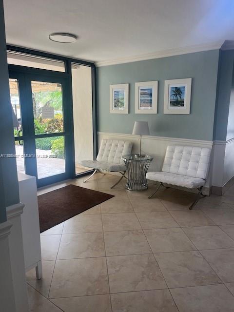 Building Photo - 3200 N Palm Aire Dr