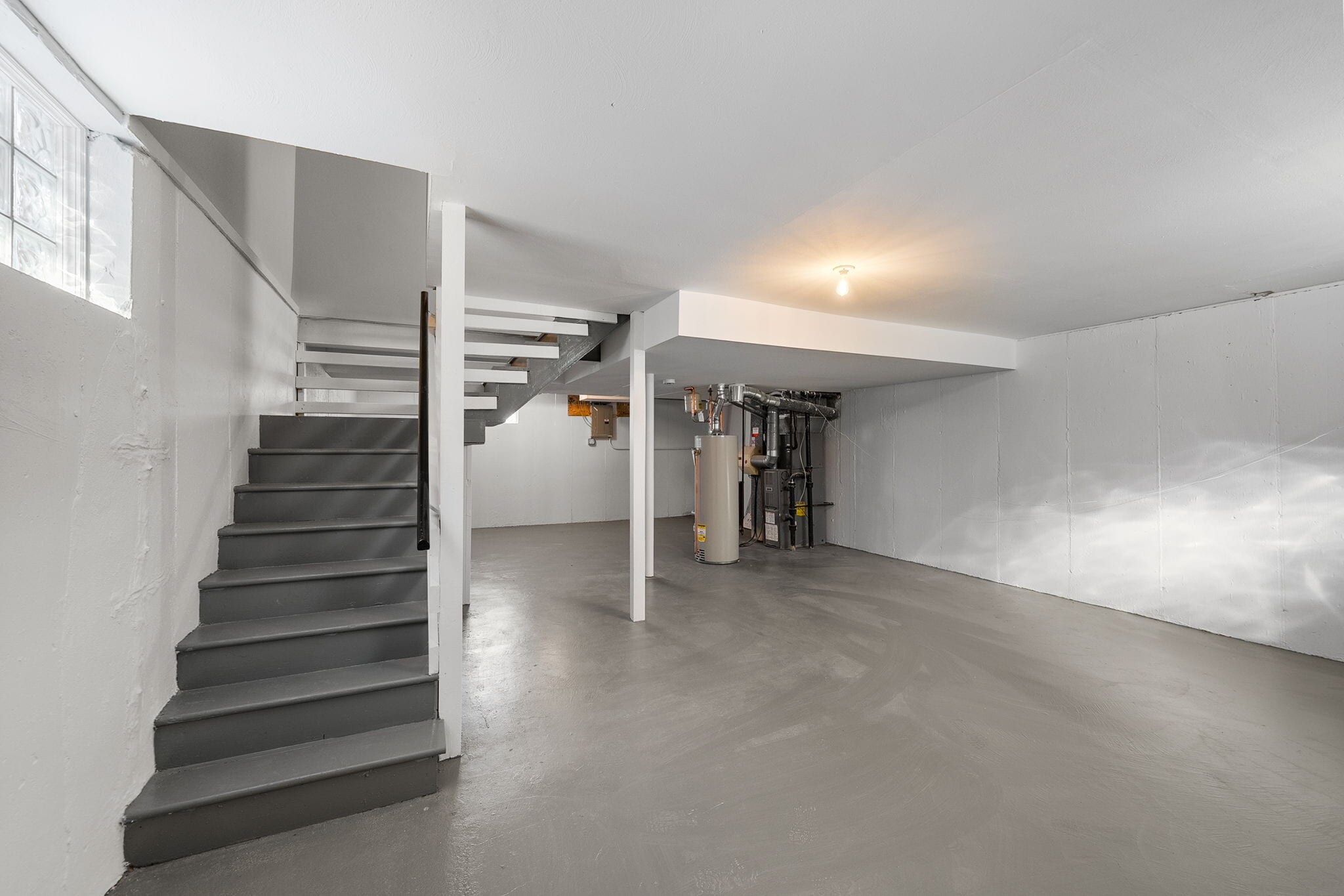 Building Photo - 235 W Washington Ave