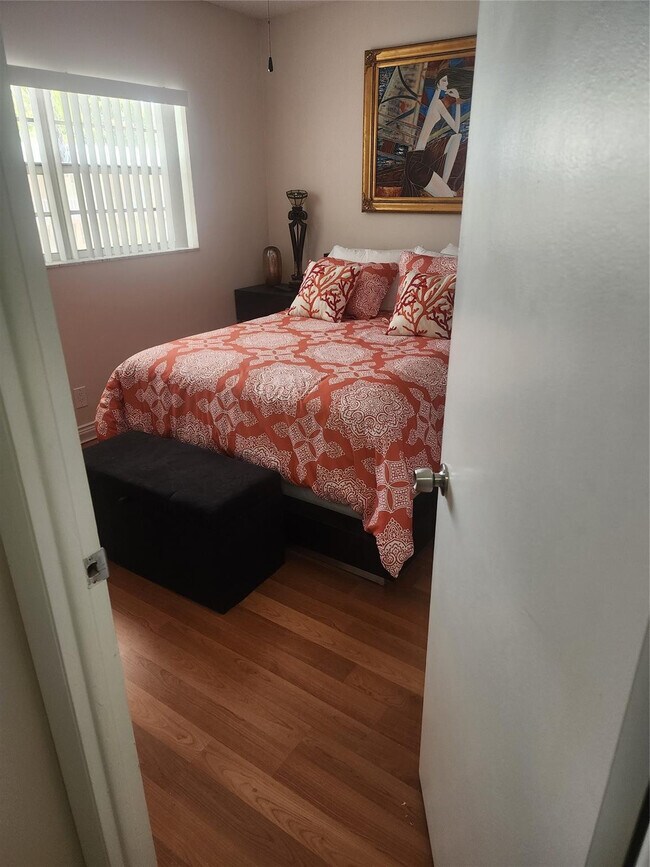 Building Photo - 7500 NW 4th Pl