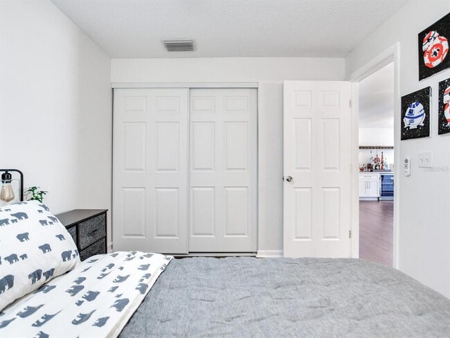 Building Photo - 3219 W San Juan St