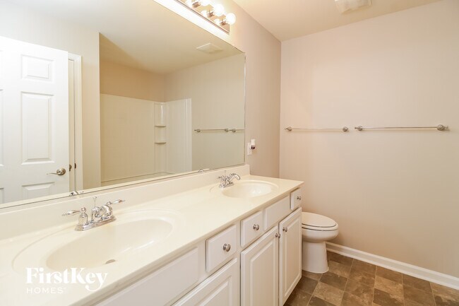 Building Photo - 3833 Tonsley Pl