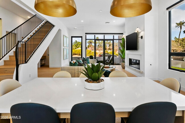 Building Photo - 4207 E Campbell Ave