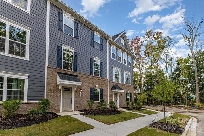 Building Photo - 306 New Gallant Dr
