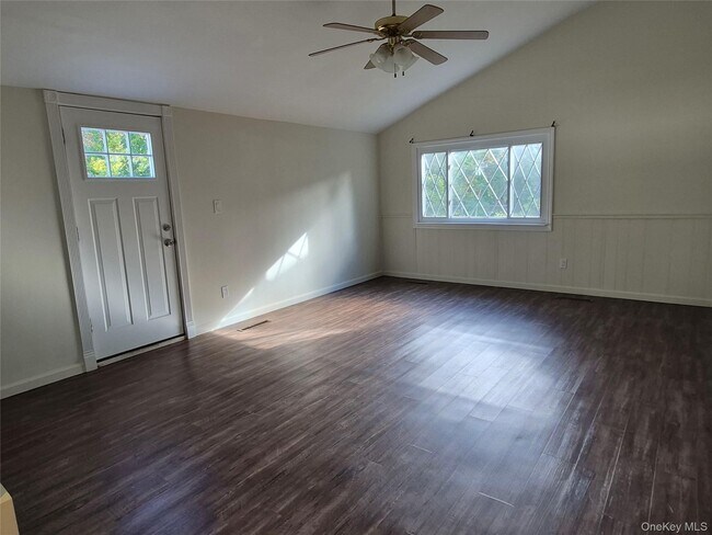 Building Photo - 106 Roxbury Dr