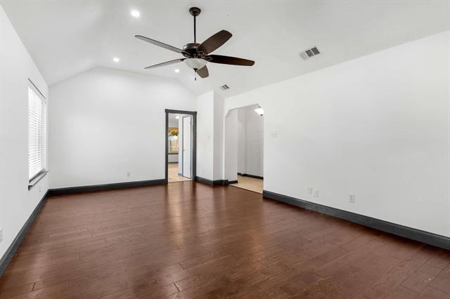 Building Photo - 1505 Clover Dr