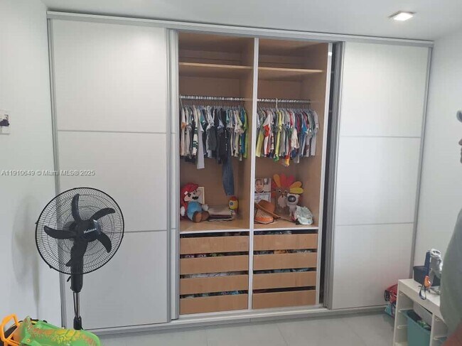 Building Photo - 13437 SW 44th Ln