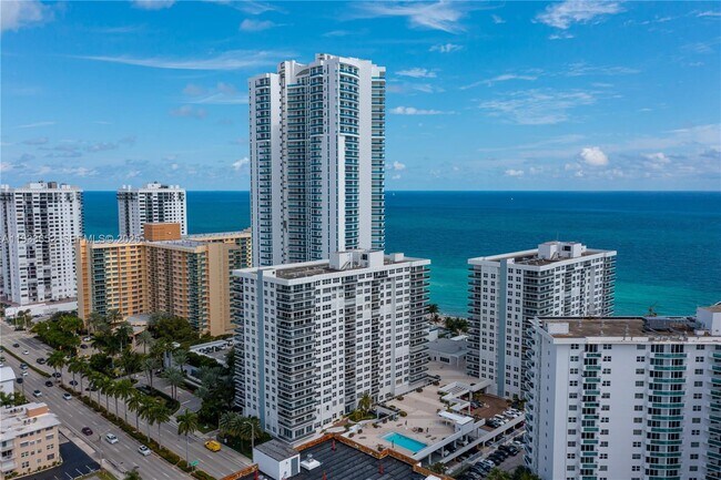 Building Photo - 2751 S Ocean Dr