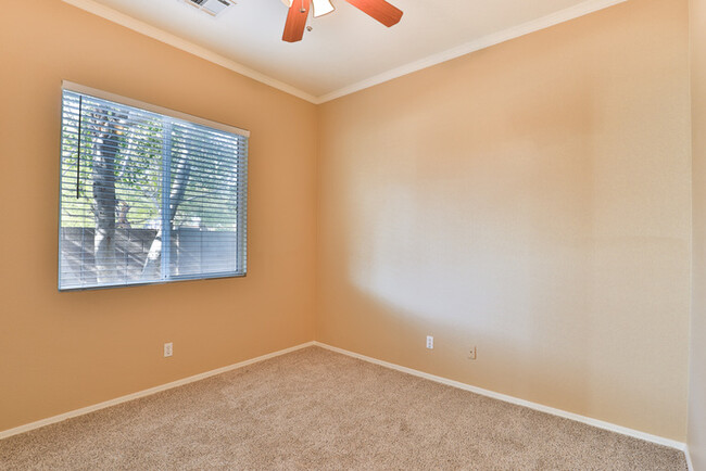 Building Photo - Spacious, Single Story, East Mesa home wit...