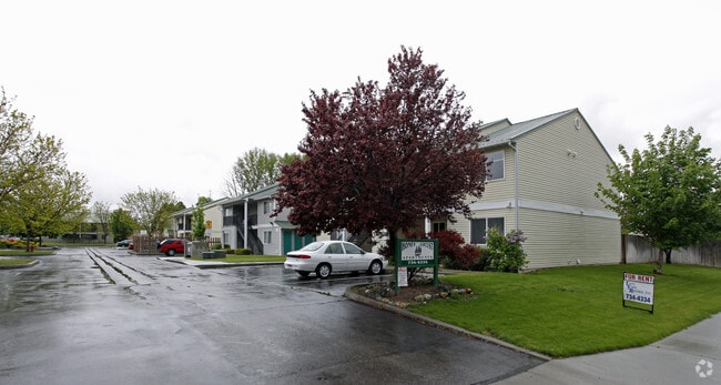 Building Photo - 715-778 Honey Locust Ln