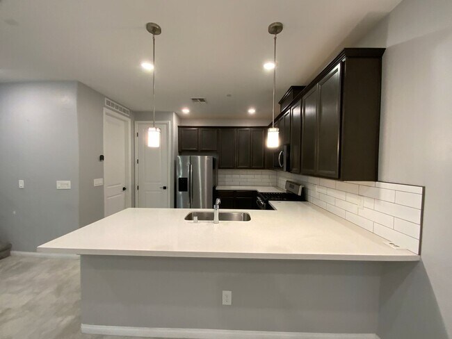 Building Photo - Townhouse in Summerlin North