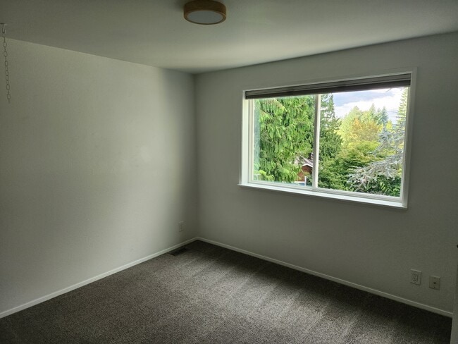 Building Photo - 4227 212th Ave NE