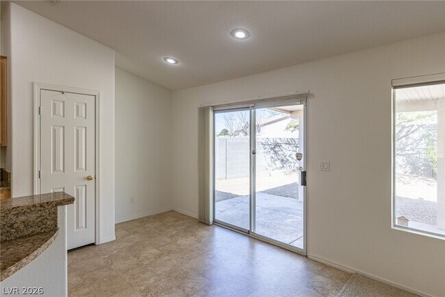 Building Photo - 718 Tiffany Bend St