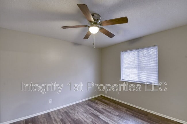 Building Photo - 2114 Swift St