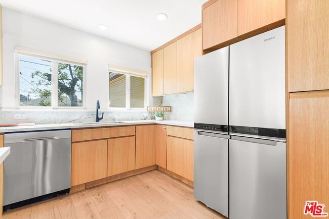 Building Photo - 1107 S St Andrews Pl