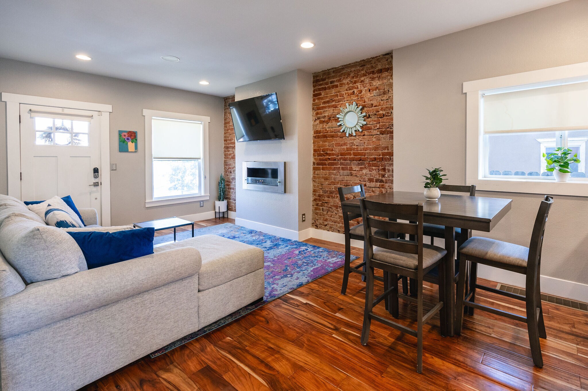 Building Photo - 821 Inca St